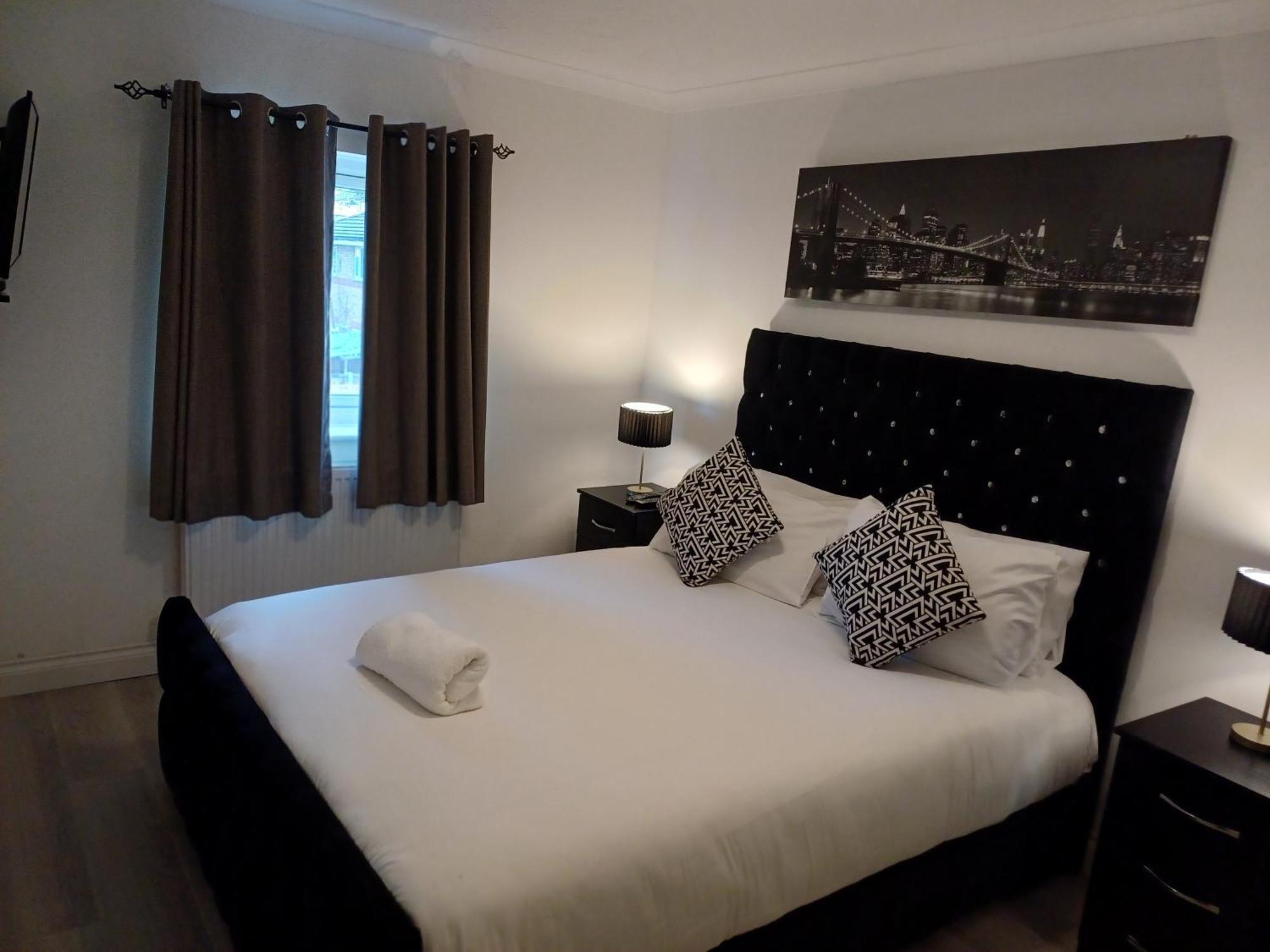 Premier Luxury 3bed Hse At Excel Free Parking Wifi Sleeps 6 *